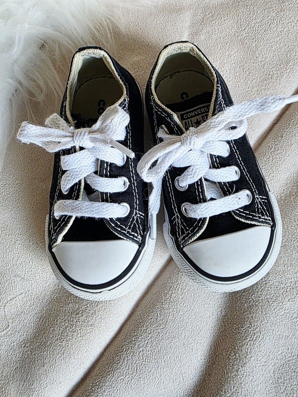 Black and White Toddler Converse Low Top Sneakers Both size 5 - Picture 2 of 13